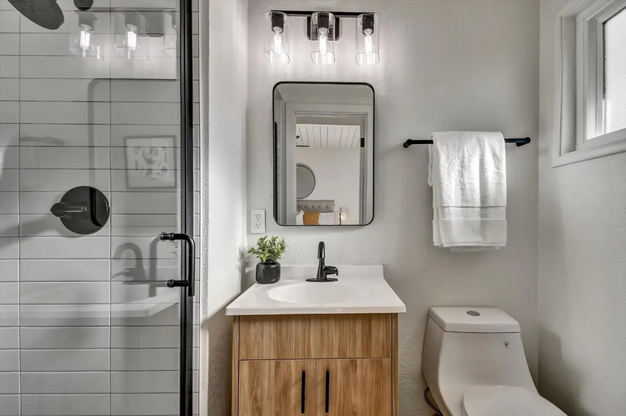 Compact modern bathroom